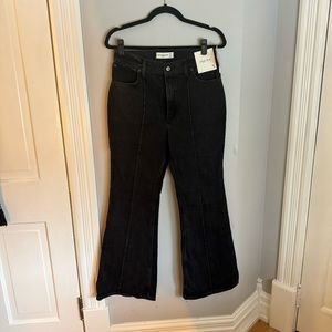 Abercrombie and Fitch - High Rise Flared Leg Jeans in Short